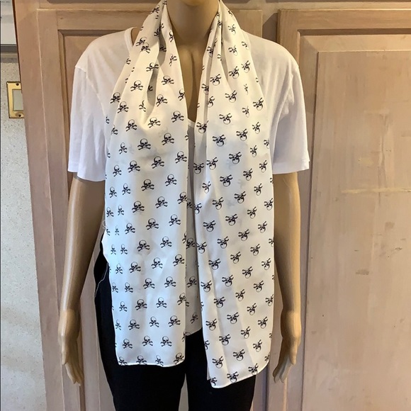 Scarf - Picture 3 of 7